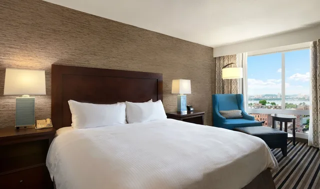 غرفة بسرير كينج، Wyndham Boston Beacon Hill 2/6