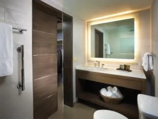غرفة سوبيريور بسرير كوين، The Anza A Calabasas Hotel 8/10