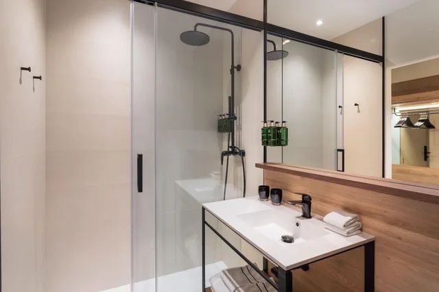 Melia, Single، Melia Granada 6/7