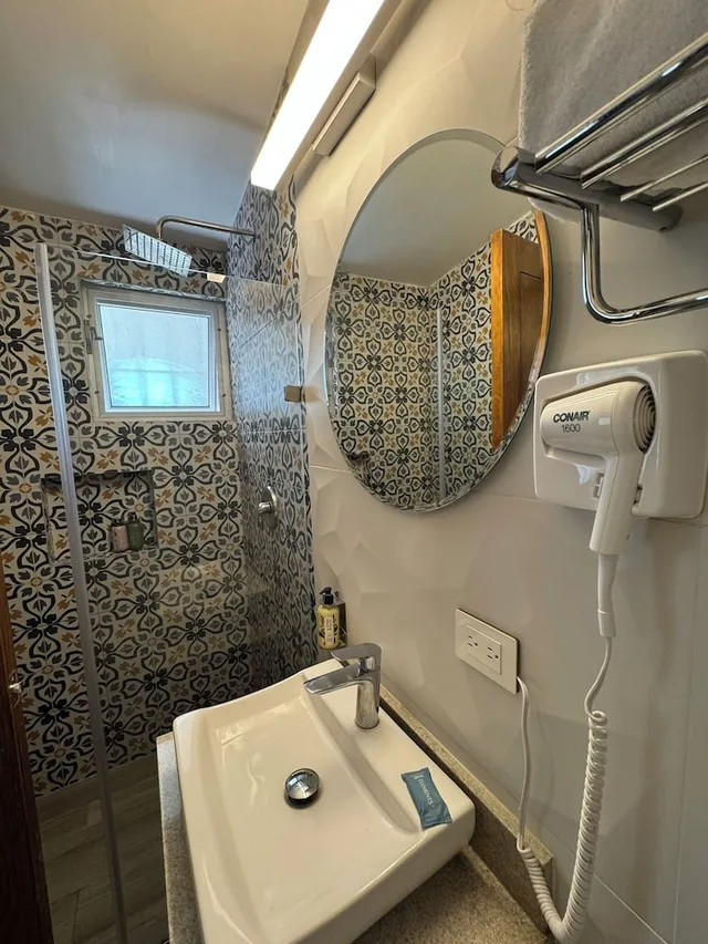 غرفة جونيور بسريرين مزدوجين مع أريكة، Hotel Isabel 1/1