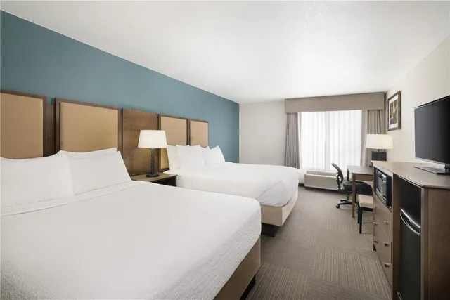 غرفة بسريرين كوين، Best Western Plus Frontier Inn 4/6