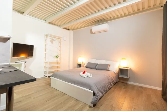 City, Apartment, Double Bed, Ground Floor، Alessia s Building- Affori FN 2/10