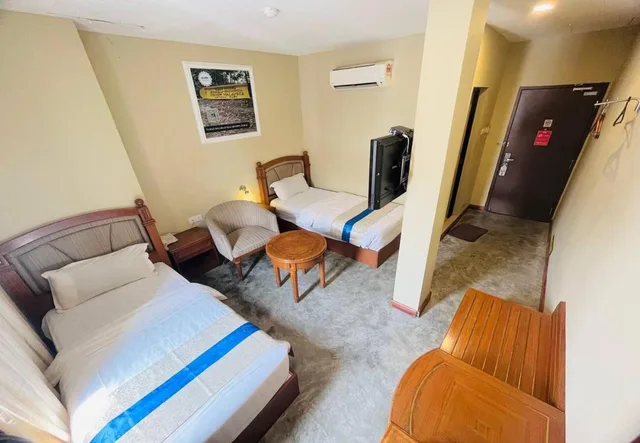 غرفة قياسية بسريرين منفصلين، Oyo 517 Aladdin Hotel 2/5