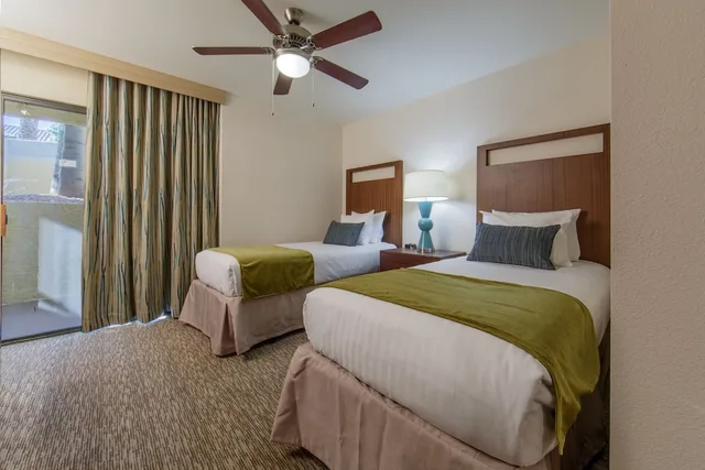 غرفة بسرير كينج وسريرين منفصلين بـ3 غرف نوم، Holiday Inn Club Vacations Scottsdale Resort 2/10