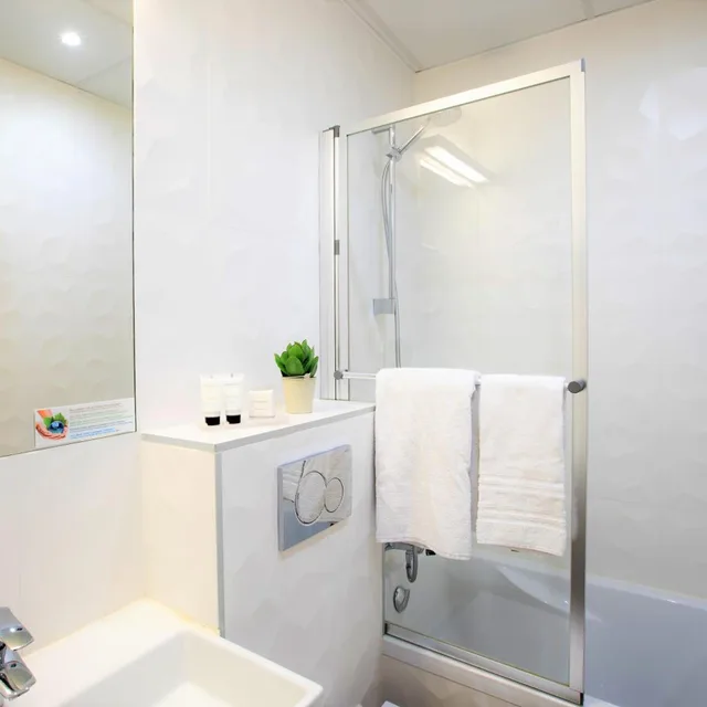 غرفة قياسية بمطبخ صغير، Hotel Romance Malesherbes By Patrick Hayat Formerly Romance Malesherbes 8/10