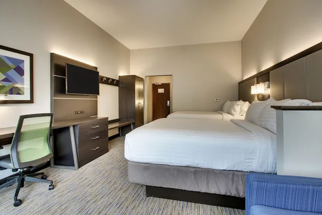 جناح بسريرين كوين، Holiday Inn Express & Suites - Summerville 3/9