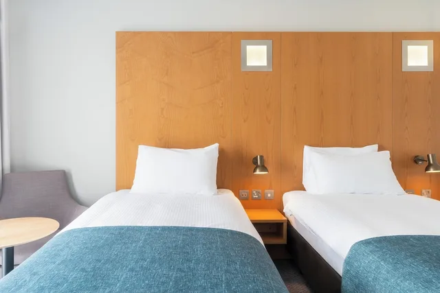 غرفة قياسية بسرير فردي، Holiday Inn Bournemouth 2/6