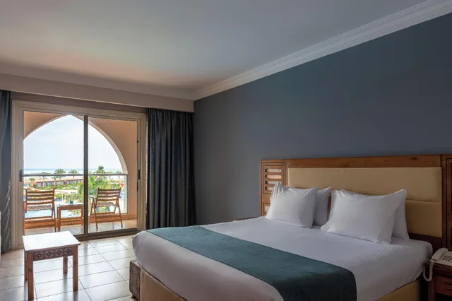 Swim Up, Double Bed، SUNRISE Alora Aqua Park Resort 1/2