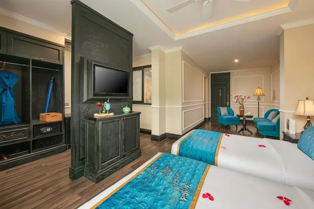 Suite, Double or Twin Bed, Pool View, Balcony, Golden Holiday Hoi An Hotel 6/10