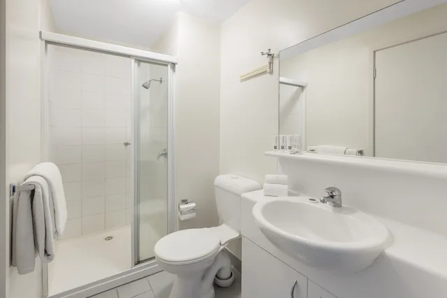 1 Bedroom, Apartment, Double Bed, Arrow On Swanston 4/8