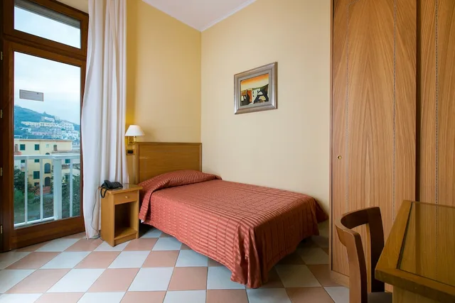غرفة قياسية بسريرين منفصلين بشرفة، Grand Hotel Moon Valley 4/6