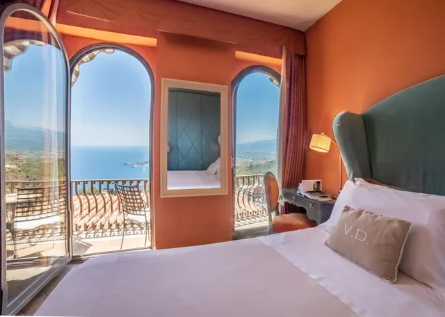 غرفة كلاسيكية بسرير مزدوج بإطلالة على البحر، Hotel Villa Ducale 1/3