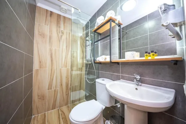 Bed and Breakfast Kotoni، جيروكاسترا 33/35