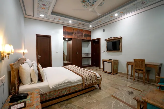 Super, Deluxe, Pool View، Marugarh 4/4