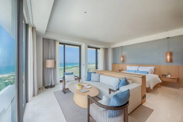 Suite, King Bed, Ocean View, Monogram Lounge Access, Corner, Shilla Monogram Danang 2/4
