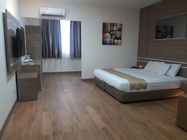 Vip, Smoking، Holiday Hotel Batam 1/2
