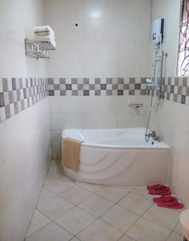 Senior, Studio, Queen Bed, Greens Guest Homes 9/9