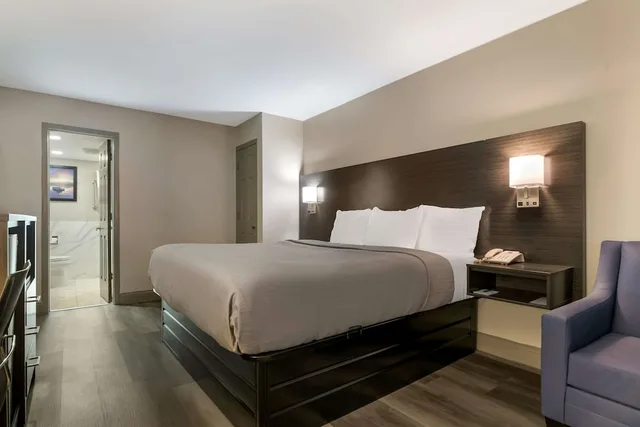 غرفة قياسية بسرير كوين، Quality Inn & Suites Altamonte Springs Orlando-North 1/5