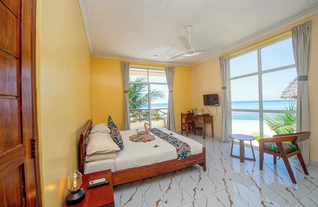غرفة ديلوكس بسرير كينج، Double A Nungwi Beach Hotel 1/5
