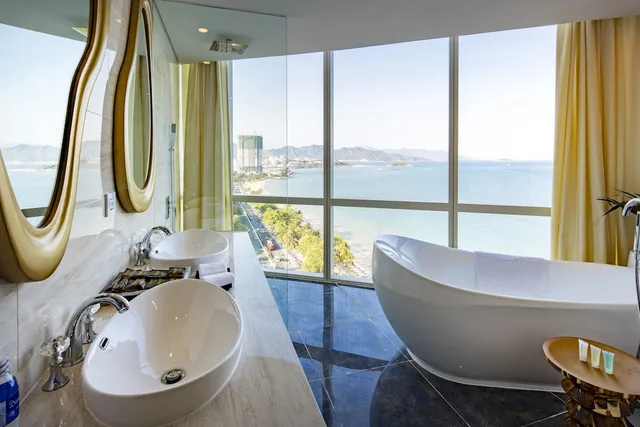 Prime, Suite, King Bed, Ocean View، DIAMOND BAY HOTEL 10/10