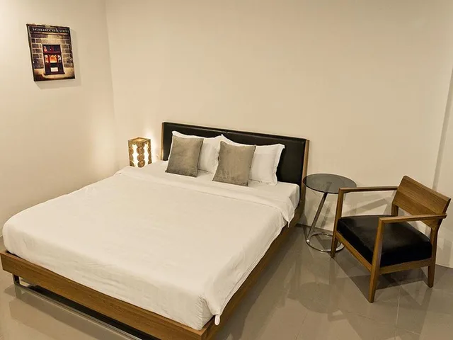 غرفة قياسية بسرير كينج، Grand Ever 9 Hotel 2/3
