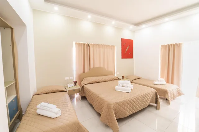 غرفة عائلية رباعية في الملحق، B&B Le 4 Stagioni Dante's Suites 2/6