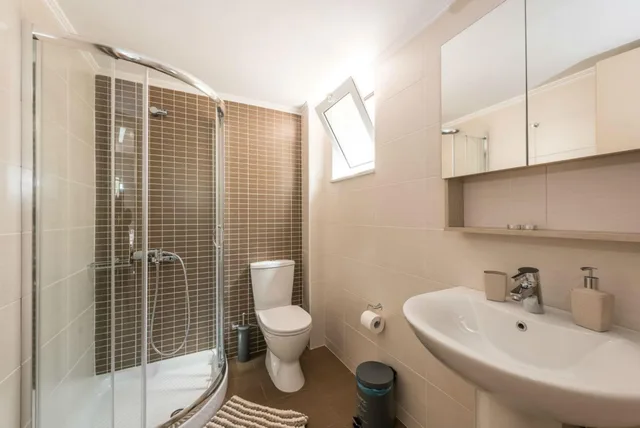 فيلا بسريرين منفصلين وسريرين مزدوجين وفرشتي فوتون بمسبح خاص، Neaira Villas Chania 8/9