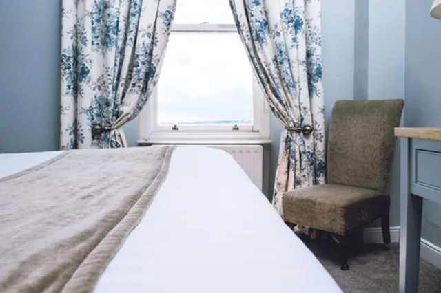 غرفة كلاسيكية بسرير مزدوج بشرفة، Causeway Hotel 4/5