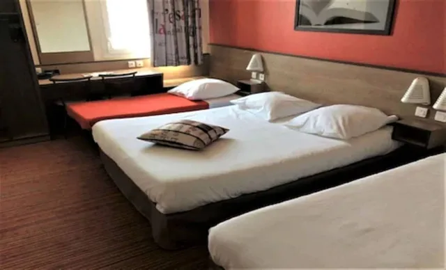 غرفة عائلية بسرير كوين وسرير فردي مع سرير سحّاب إضافي، ACE HOTEL PARIS ROISSY 2/6