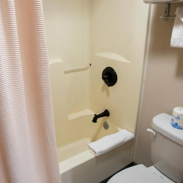 غرفة بسرير كوين بجاكوزي، Hotel Grand Victorian 6/9
