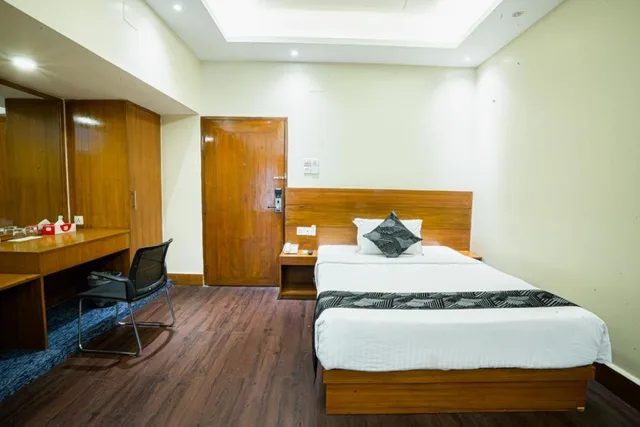 غرفة تنفيذية، Richmond Hotel And Suites 1/1