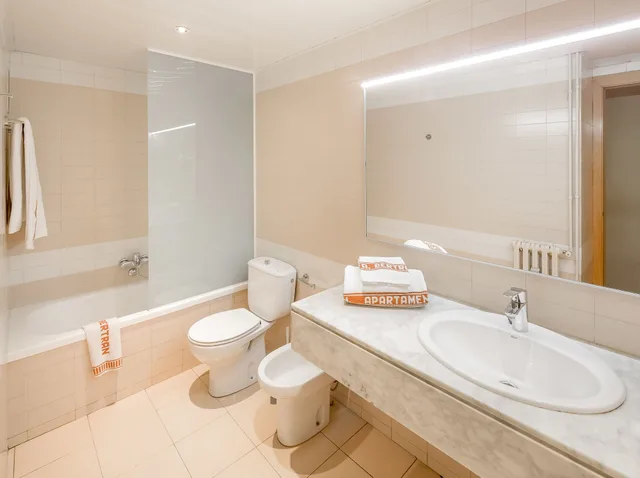 شقة بشرفة بمطبخ صغير، Aparthotel Bertran 2/5
