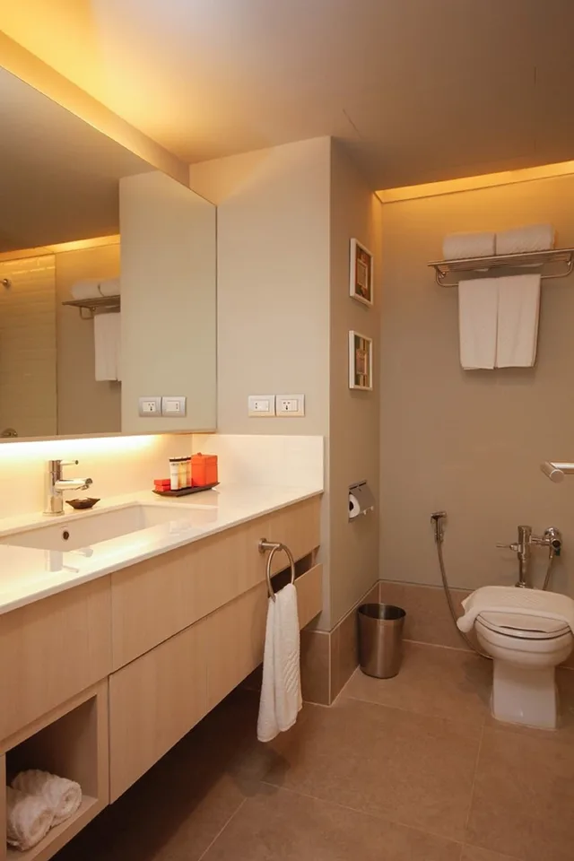 غرفة تنفيذية بسرير كينج بإطلالة على البحر مع دخول صالة النادي، Pullman Pattaya Hotel G 6/6