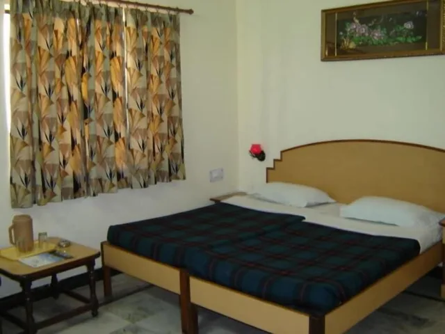 Standard, King Bed, TAJ PLAZA HOTEL 9/10