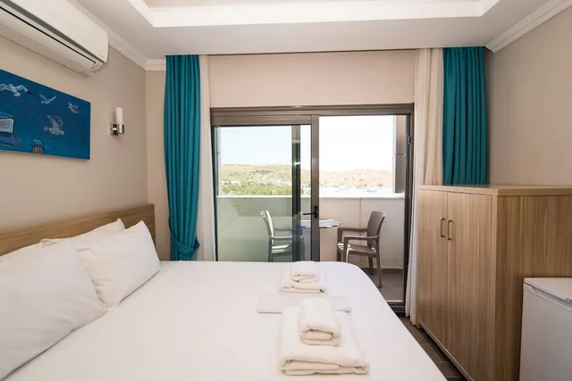 Standard, Double Bed, Sea View, M Suite Hotel 3/10