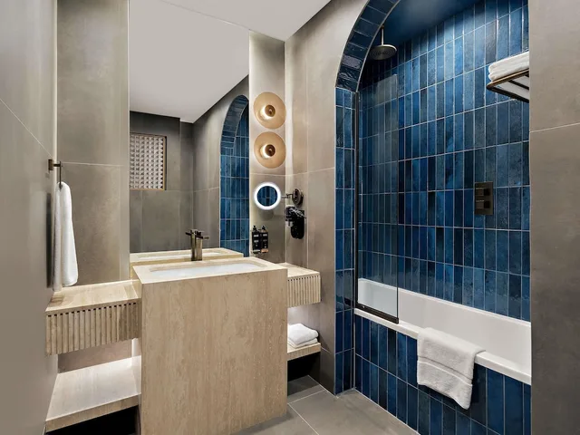 غرفة سوبيريور بسرير كينج، MERCURE ABU DHABI DOWNTOWN 5/5