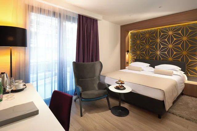 Secret, King Bed، Amphora Hotel 1/1