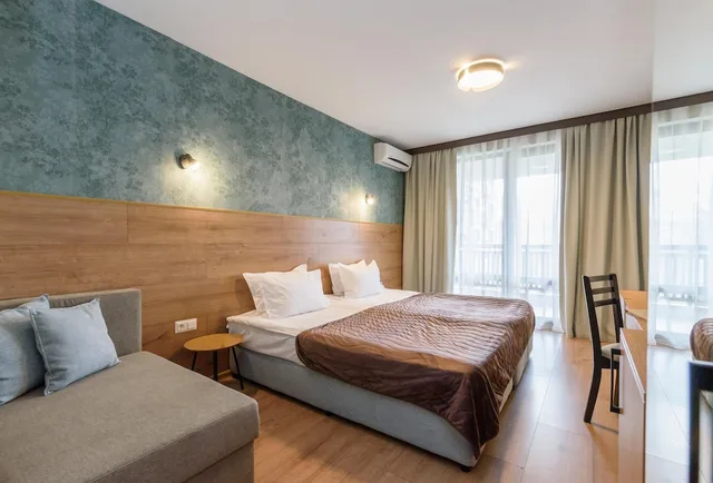 Standard, Double Bed, St George Ski Spa 4/10