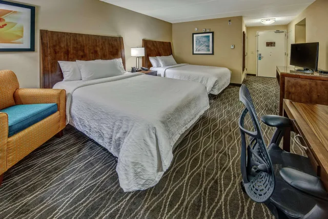 غرفة بريميوم بسرير كوين، Hilton Garden Inn Houston Bush Intercontinental Airport 2/3