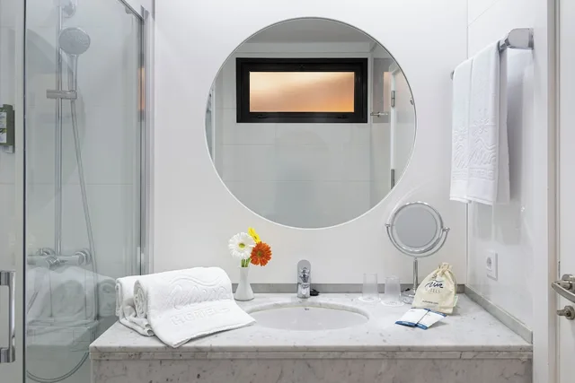 غرفة بشرفة مفردة بسرير فردي، MUR Hotel Neptuno 4/4