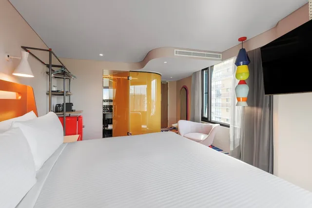 Adge, King Bed، ADGE Hotel & Residence 1/4