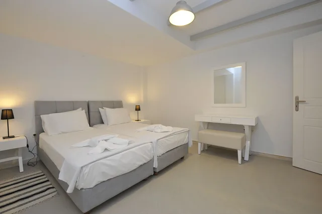 Grand, Ambassador, 5 Bedrooms, Villa, 4 Beds, 3 Double Beds، Empire Luxury Villas 2/10