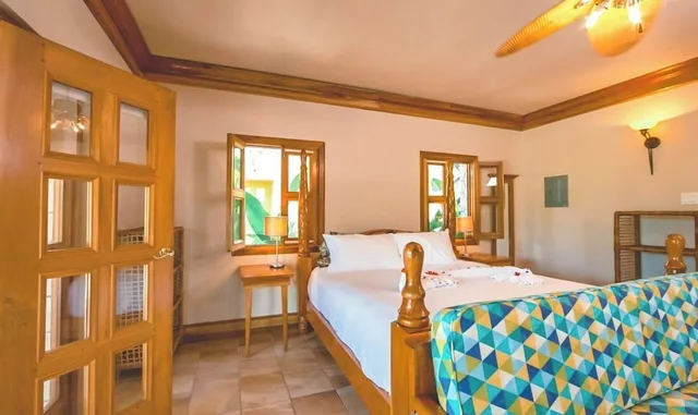 Garden, Stone, Cottage, Sofa، Ocean Cliff Hotel Negril 3/4