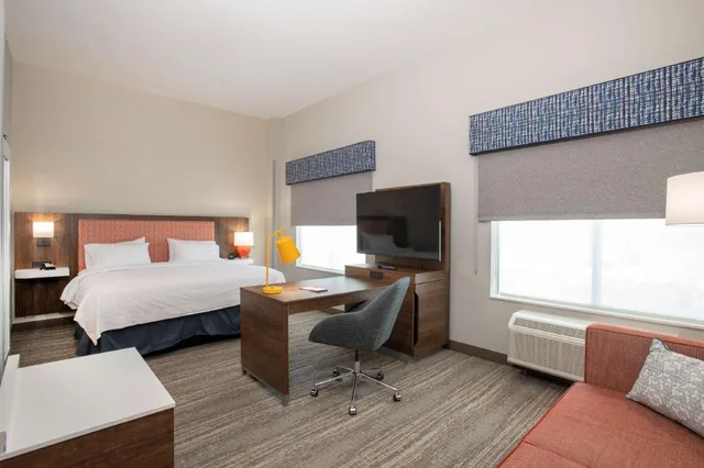 جناح بسرير كينج مع أريكة لذوي الإعاقة، Hampton Inn By Hilton Richwood Cincinnati South 1/2