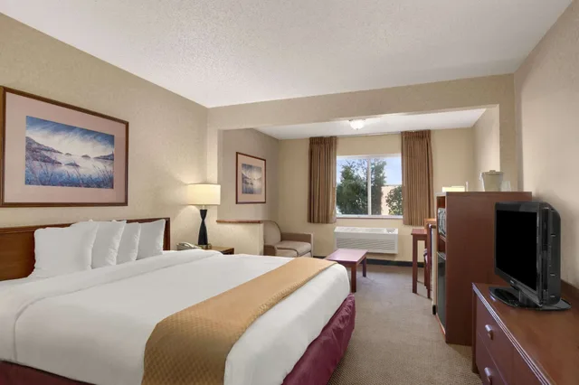 جناح بسرير كينج لذوي الإعاقة، Baymont by Wyndham Golden/Red Rocks 1/3