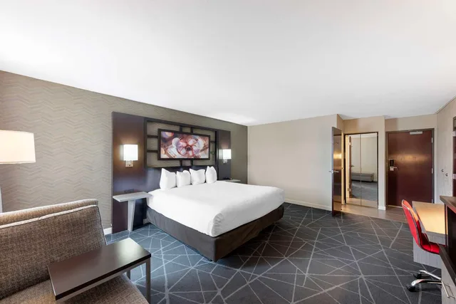 Deluxe, King Bed, Large, Best Western Plus Austin Central 2/3