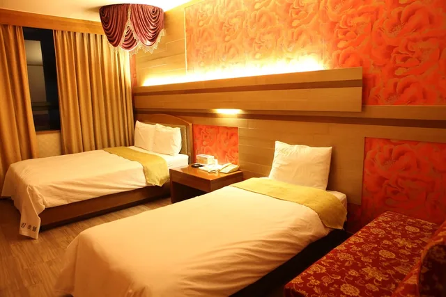 غرفة بريميير بسرير كوين وسرير فردي، King Hotel 2/4