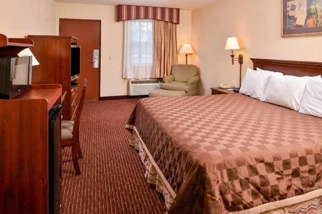 غرفة قياسية بسرير كينج لذوي الإعاقة، Americas Best Value Inn Alliance 1/6