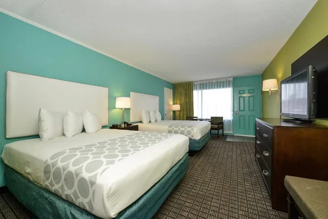 Standard, 2 Queen Beds, Beach Front, City View، Mermaid Inn 4/7