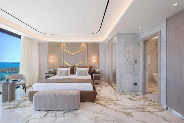 جناح ملكي، Adams Beach Hotel and SPA 2/5